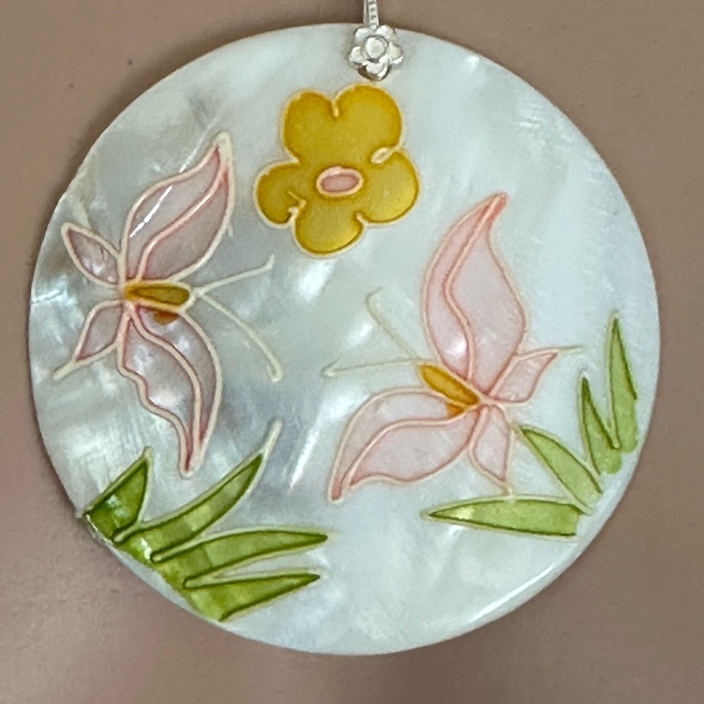 24 inch Mother of Pearl Necklace NWOT - Picture 6 of 16